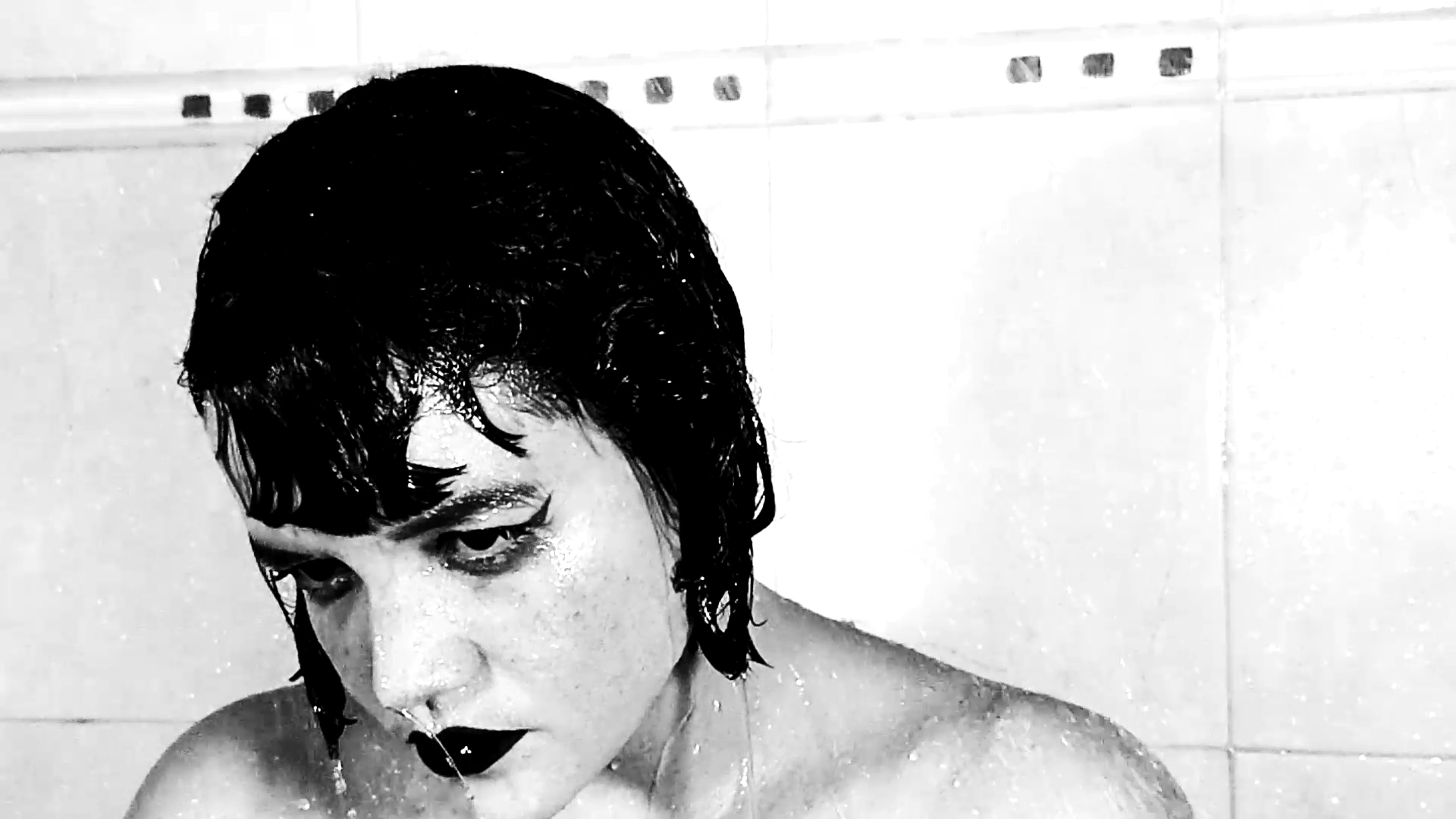 Tessa Kuragi naked in shower